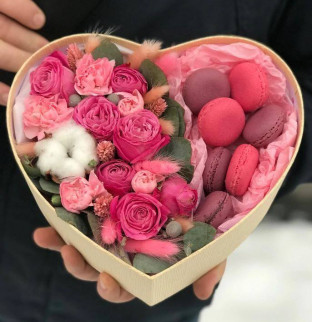 Flowers Mix "Heart" in a box 