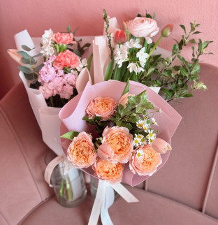 Set of Tiny Bouquets