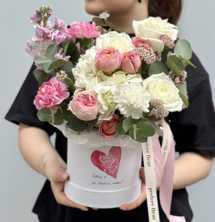 Bouquet in a box “For Mom with Love”