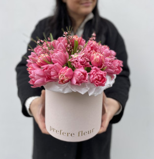 Тюльпаны в шляпной коробке Pink - M