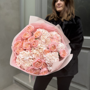 Duo kytice "Hortenzie a trsové růže"