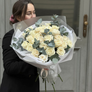 Kytice bílých růží 29