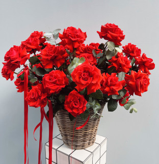 Basket with gentle flowers