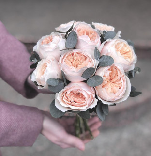Букет невесты - пионовидные розы 