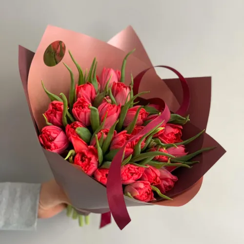 Kytice rudých tulipánů Kytice rudých tulipánů