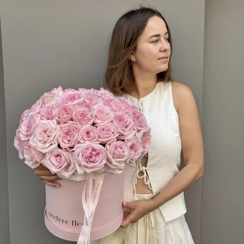 Peony roses in a hat box Peony roses in a hat box