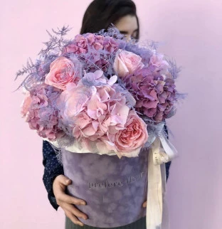 Bouquet mix in a hat box #3