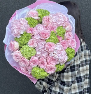Hydrangea and peony roses