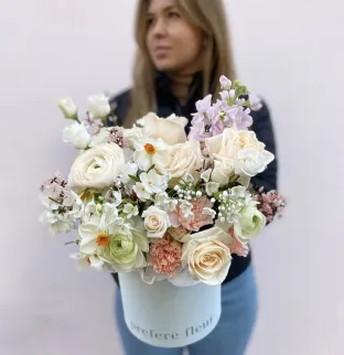 Bouquet in a box "Scent of spring"