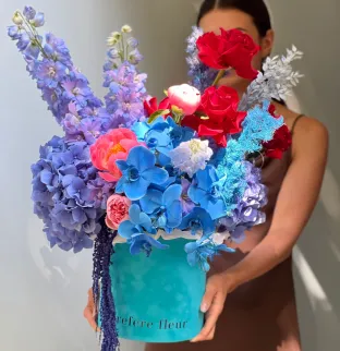 Bright bouquet in a box #3