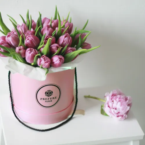 Tulipány v kloboukové krabici Pink Tulipány v kloboukové krabici Pink