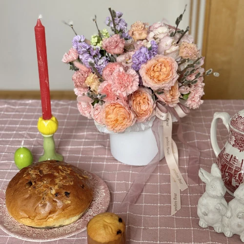 Easter flower decoration and mazanec Easter flower decoration and mazanec